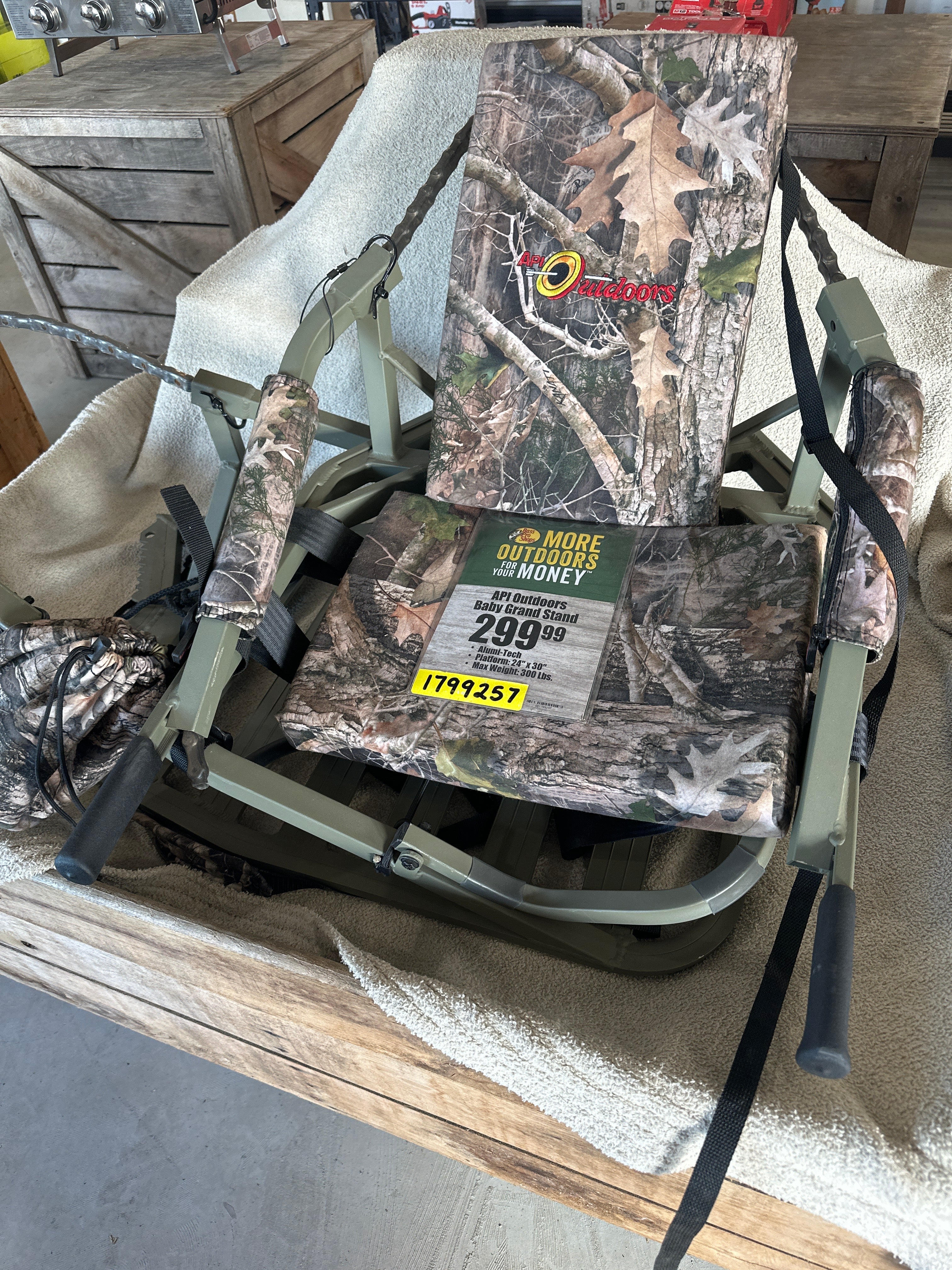 API Outdoor Climbing Tree Stand